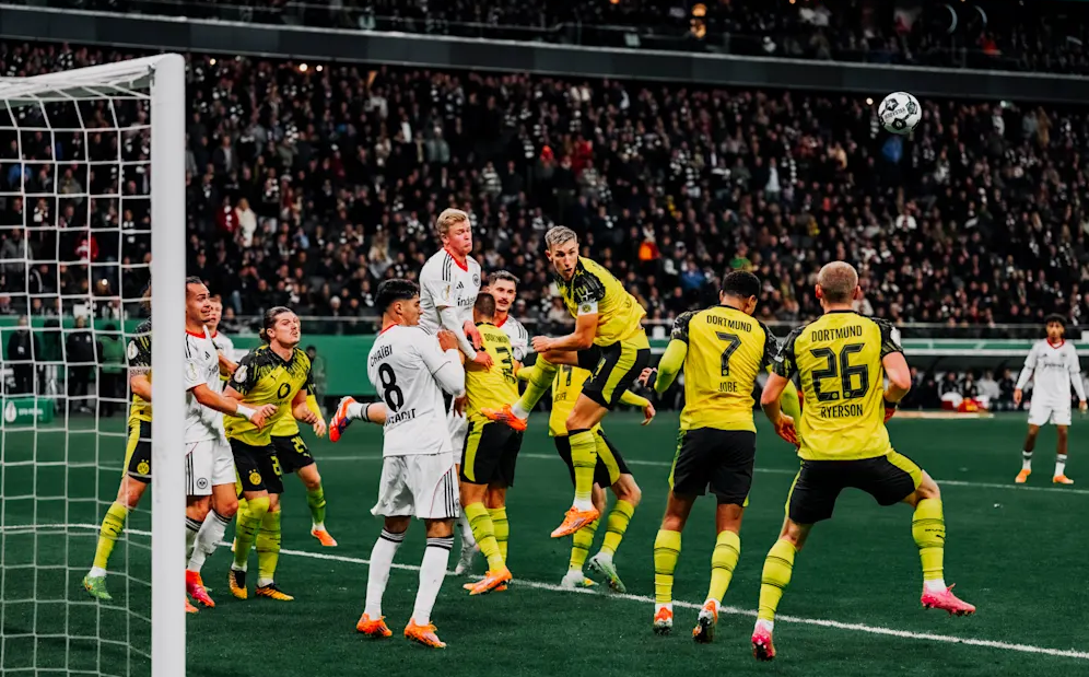 Eintracht Frankfurt vs Dortmund (00:30 – 29/10)